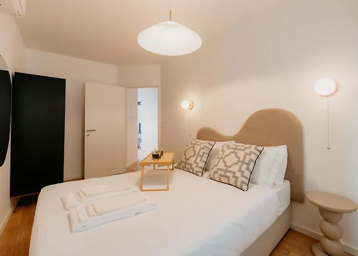 Mary Pink - No 3c - Sublime Two-bedroom *
