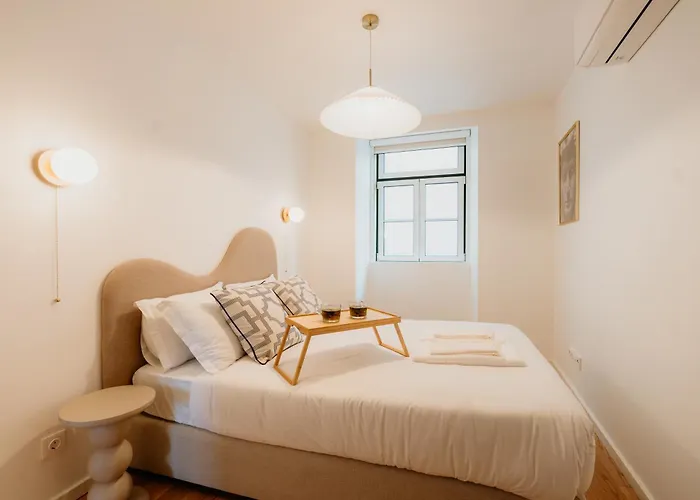 Mary Pink - No 3c - Sublime Two-bedroom *