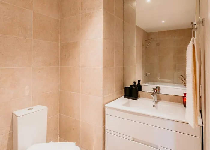 Mary Pink - No 3c - Sublime Two-bedroom Апартаменты *